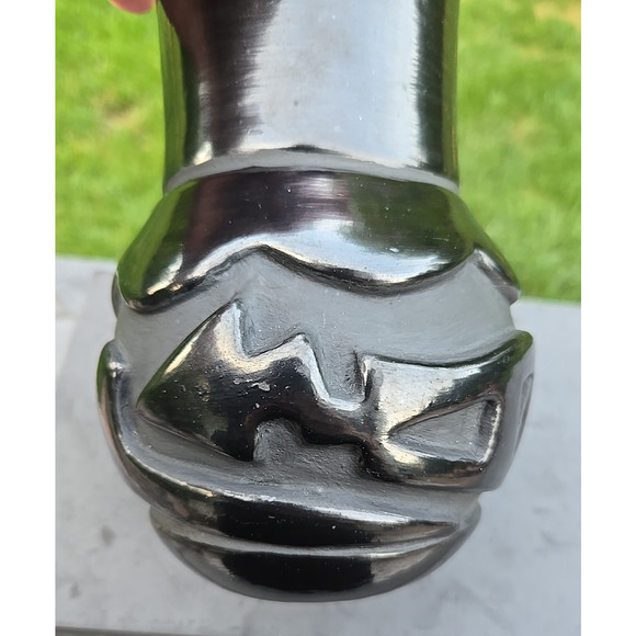 Santa Clara Pueblo Blackware Pottery Signed Madeline T. 7.2" Avanyu Excellent - Picture 8 of 16